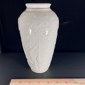 RARE Vintage Belleek Ireland Collectors Society Vase Limited Edition #610